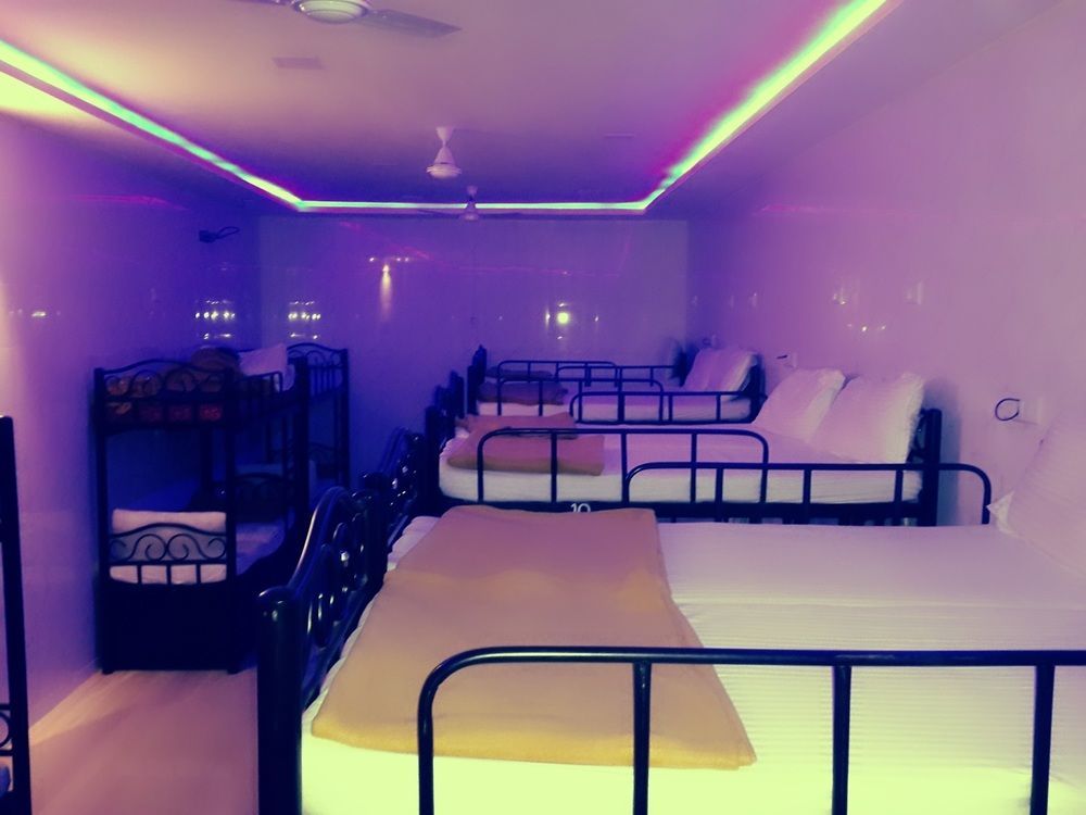 Star Dormitory Mumbai Exteriör bild
