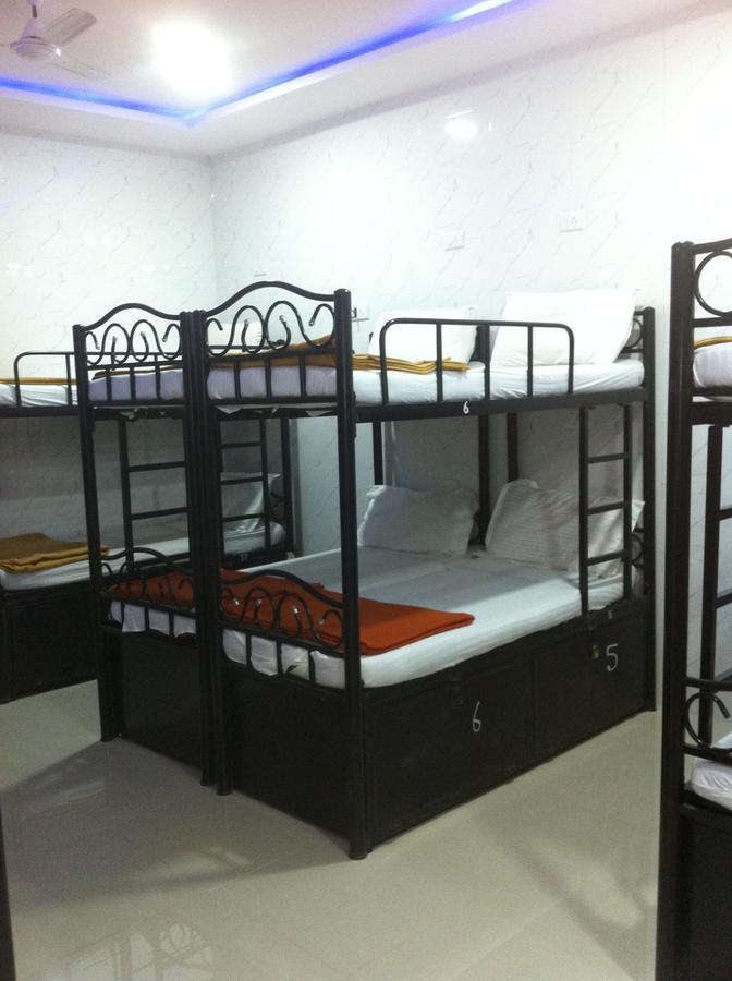 Star Dormitory Mumbai Exteriör bild