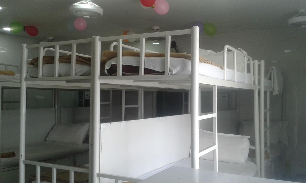 Star Dormitory Mumbai Exteriör bild