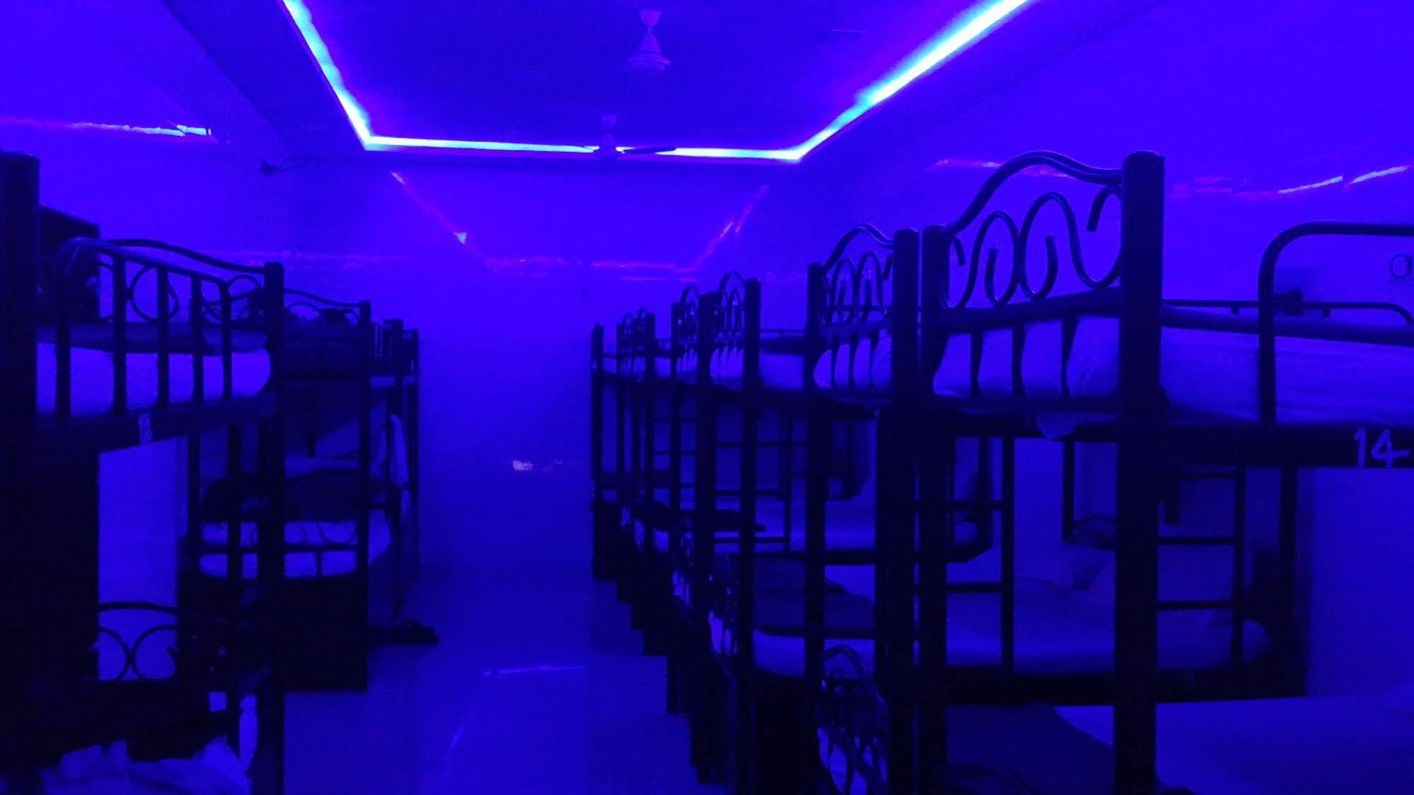 Star Dormitory Mumbai Exteriör bild