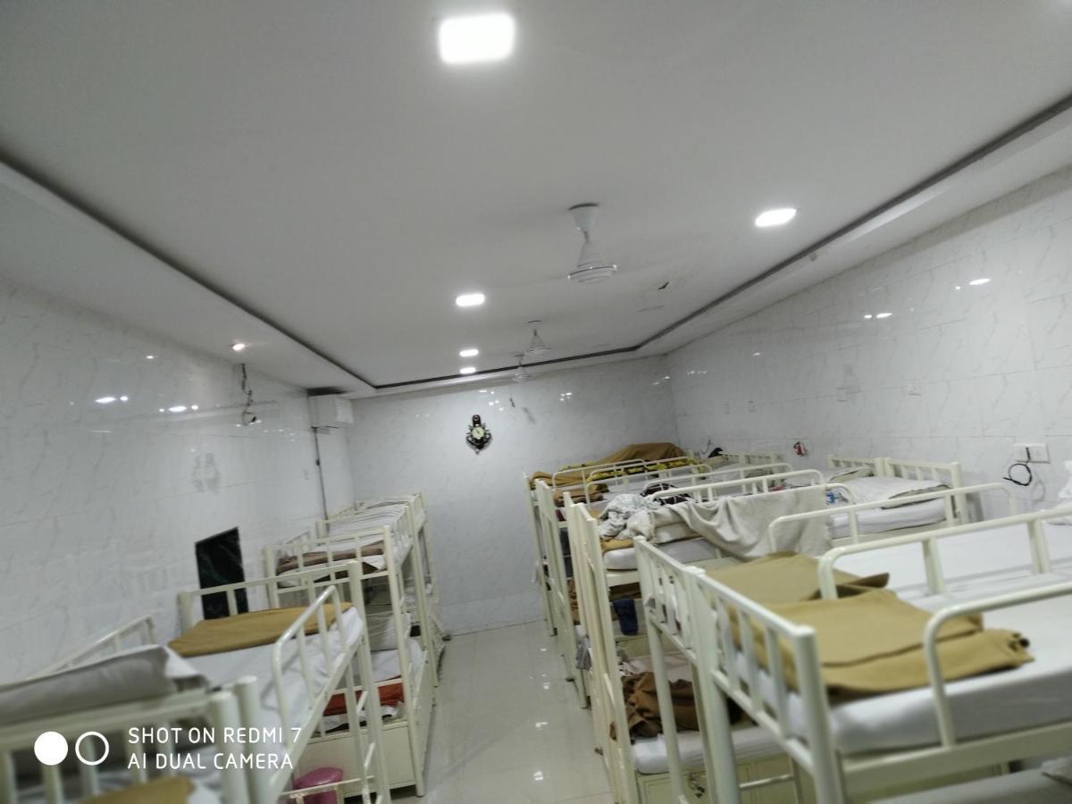Star Dormitory Mumbai Exteriör bild