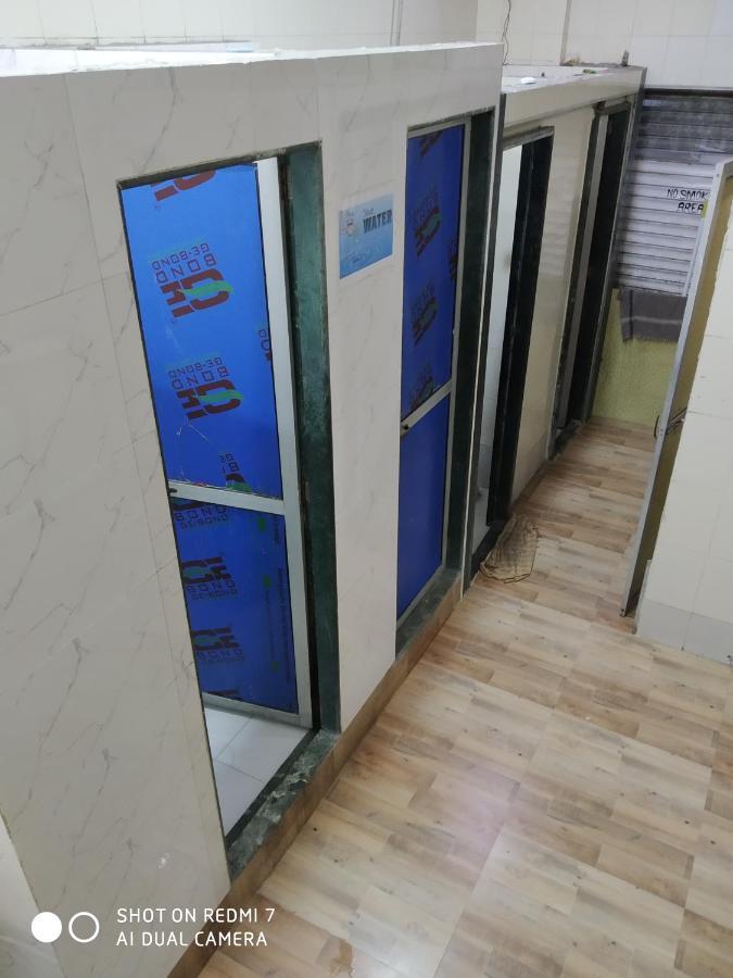 Star Dormitory Mumbai Exteriör bild