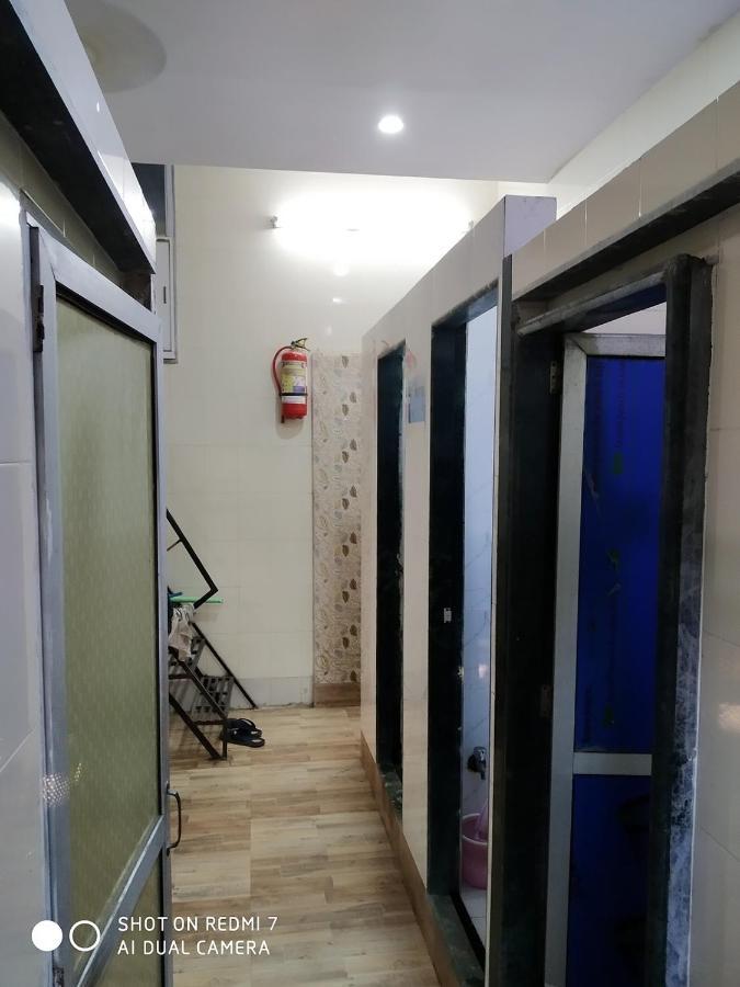 Star Dormitory Mumbai Exteriör bild